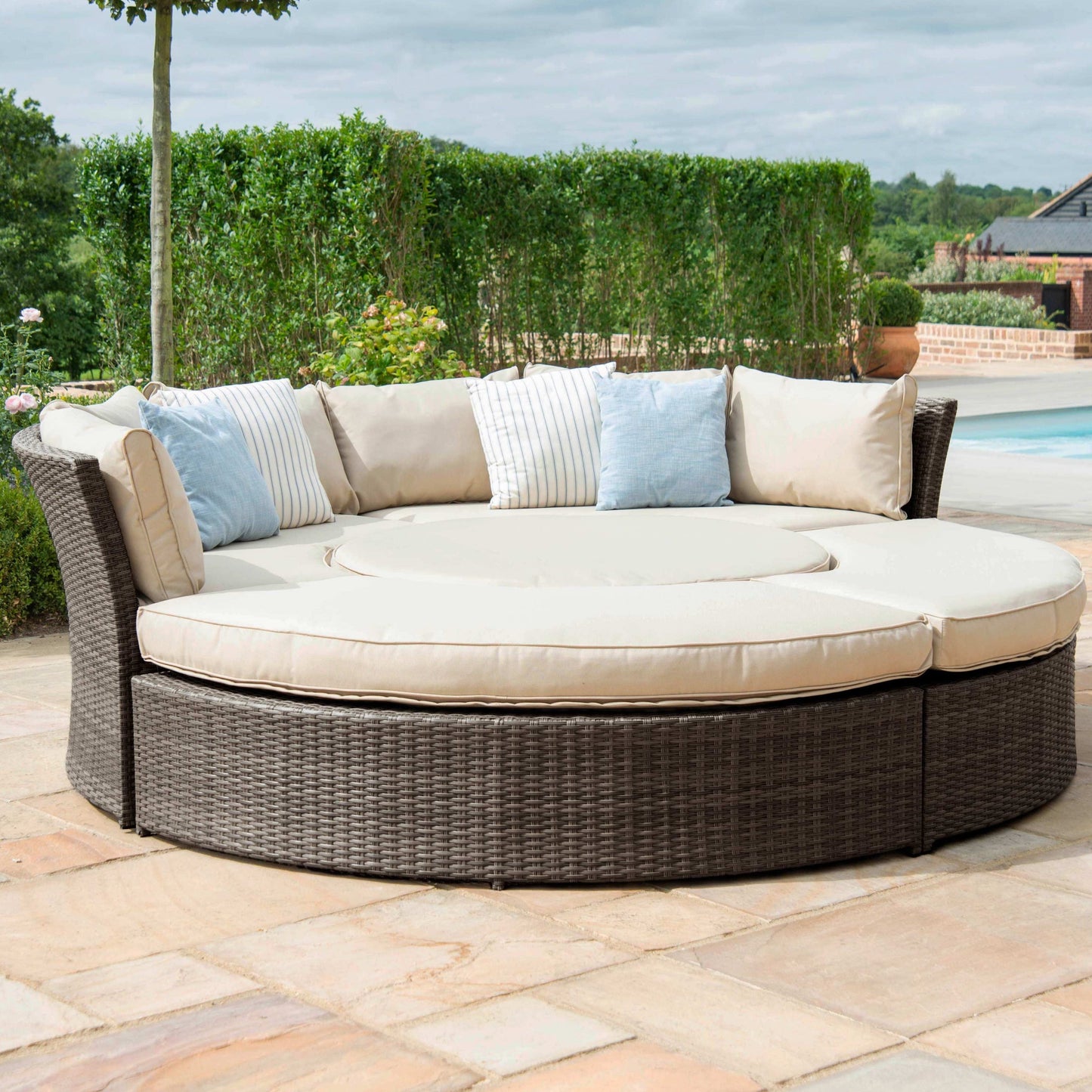 Maze Chelsea Lifestyle Rattan Suite with Glass Table - Alfresco Heat