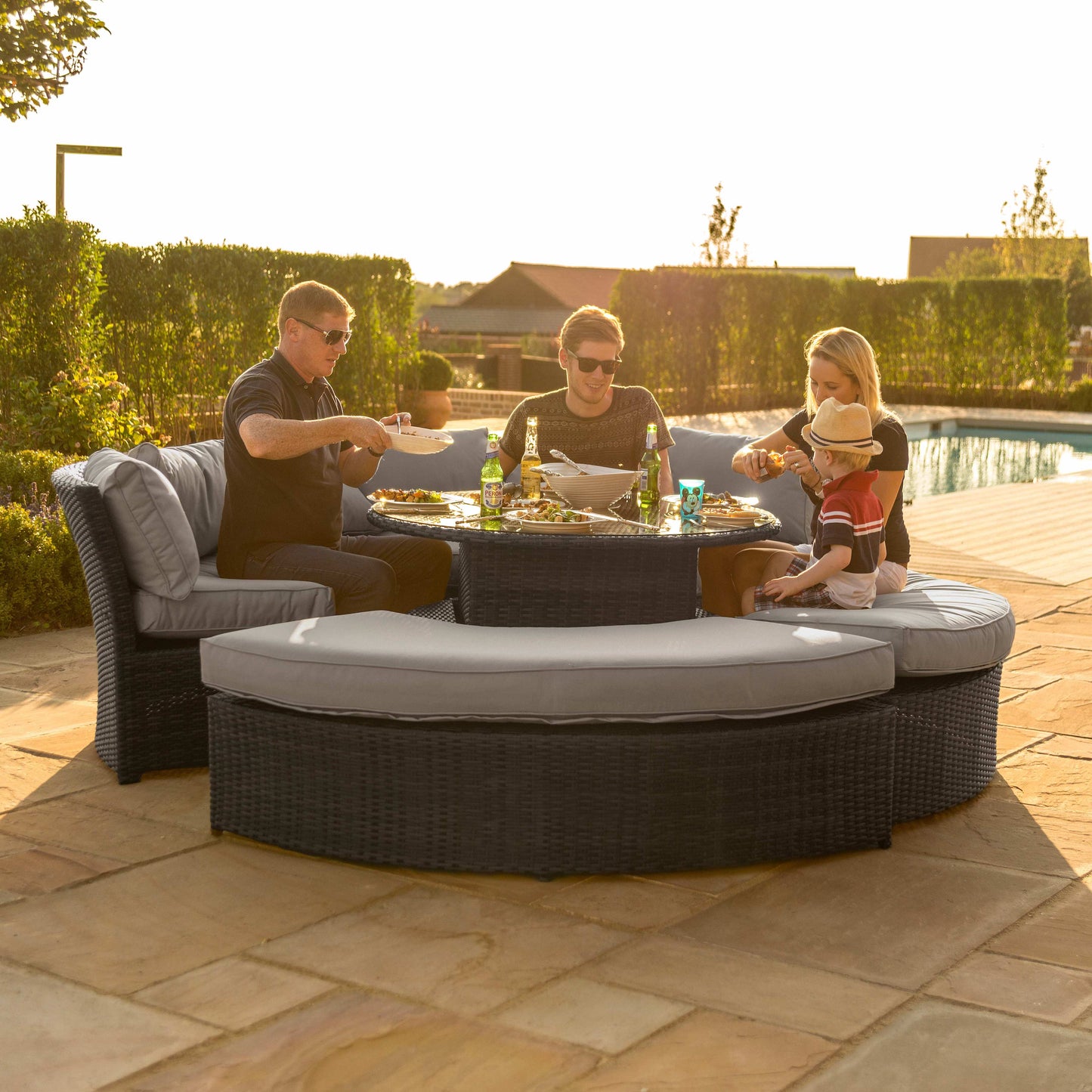 Maze Chelsea Lifestyle Rattan Suite with Glass Table - Alfresco Heat